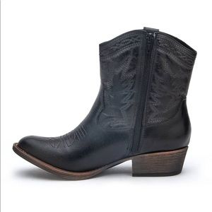 COCONUTS WOMEN'S PISTOL WESTERN BOOT